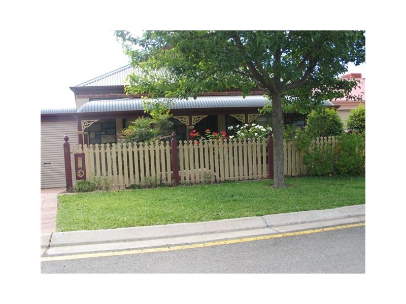 5 Lockwood Drive, Greenwith SA 5125