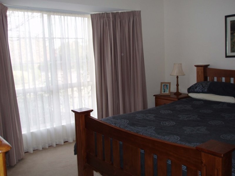 4 Hampton Court, Wynn Vale SA 5127