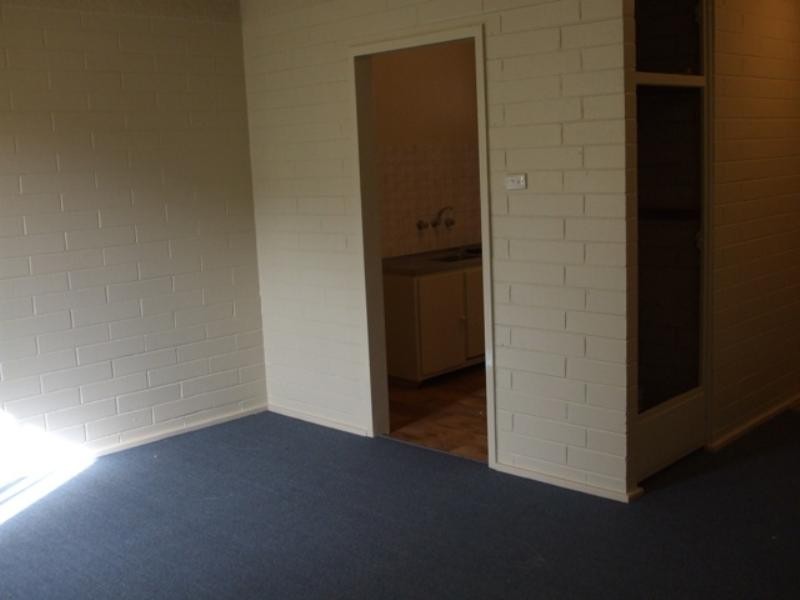 2/15 BALMORAL Road, Salisbury East SA 5109