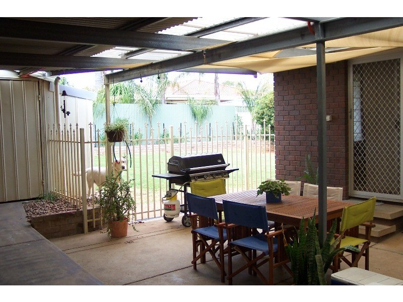 32 Damian Drive, Salisbury Heights SA 5109