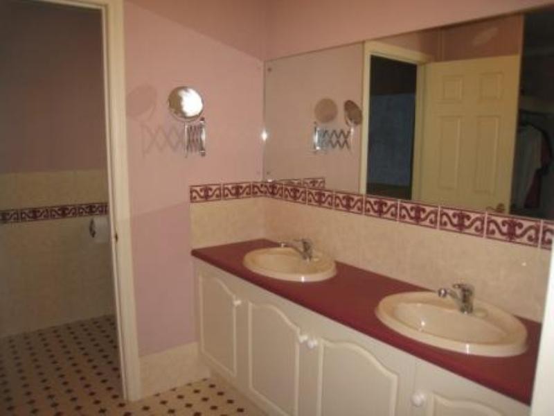 8 Chamberlain Court, Greenwith SA 5125