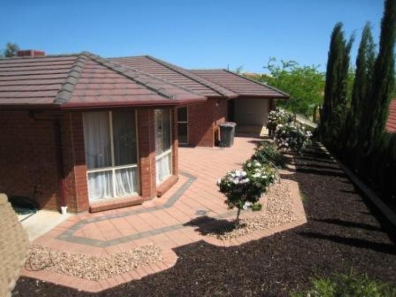 8 Chamberlain Court, Greenwith SA 5125