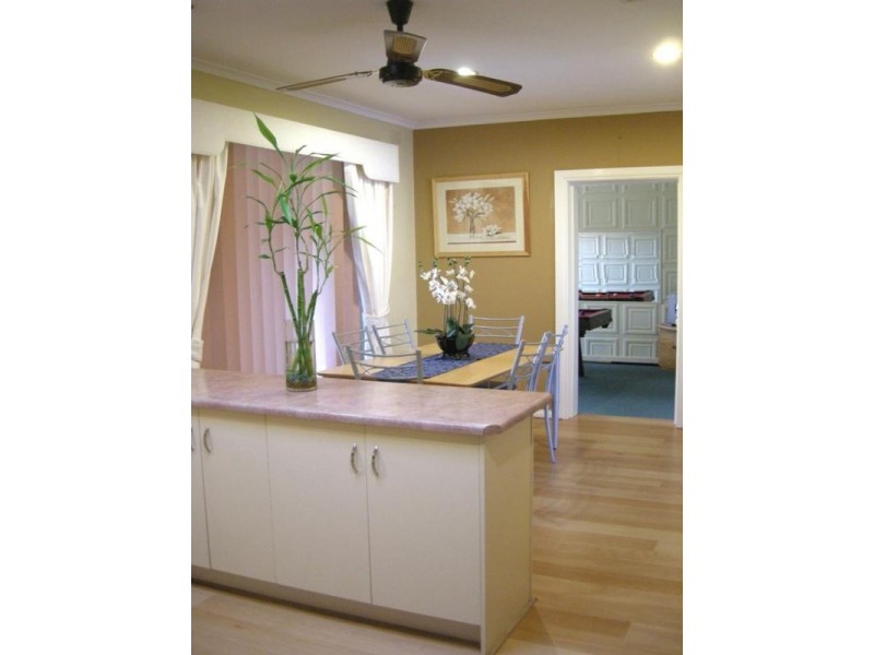 11 Sunhaven Road, Redwood Park SA 5097