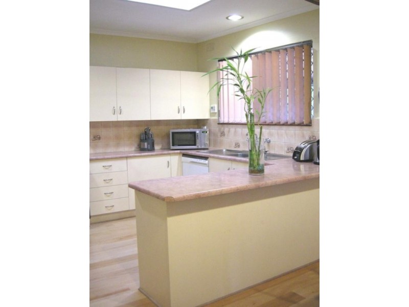 11 Sunhaven Road, Redwood Park SA 5097