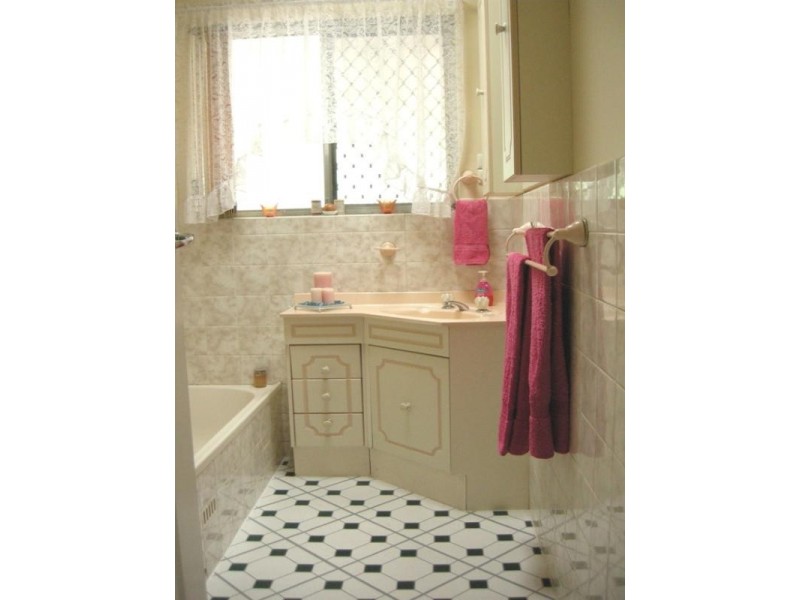 11 Sunhaven Road, Redwood Park SA 5097