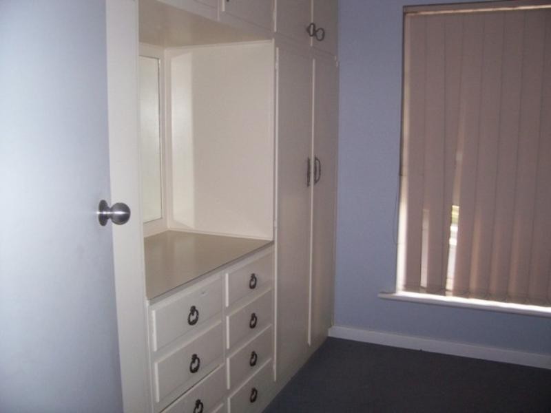 34 CEAFIELD Road, Para Hills West SA 5096