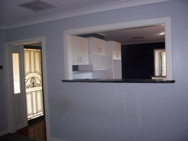 34 CEAFIELD Road, Para Hills West SA 5096