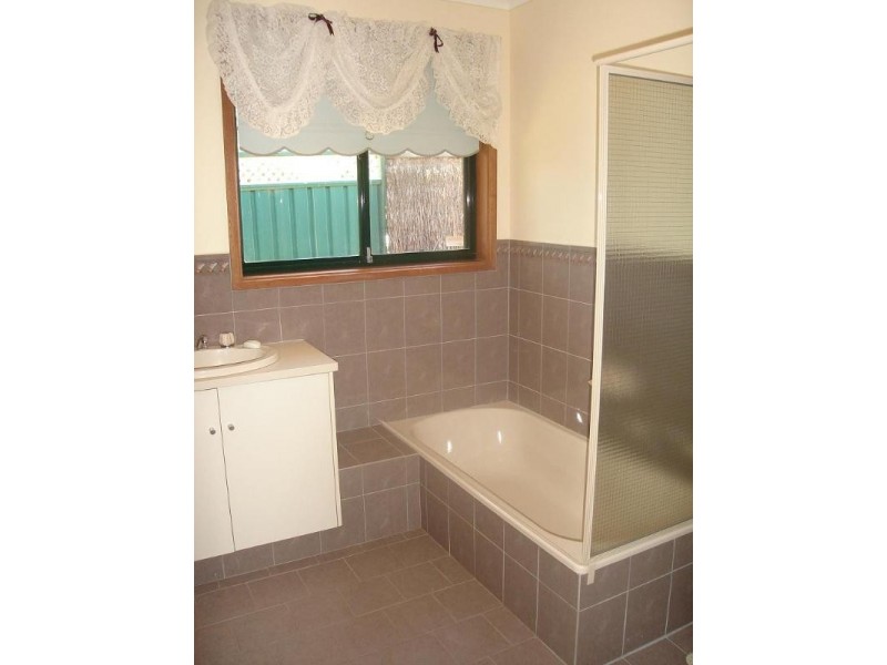 24 McIntosh Court, Wynn Vale SA 5127