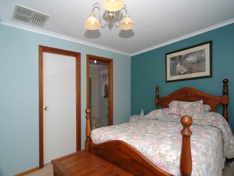 13 Sutherland Place, Golden Grove SA 5125