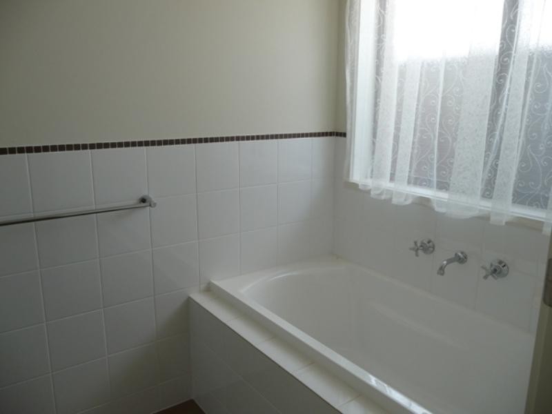 168 President Avenue, Andrews Farm SA 5114