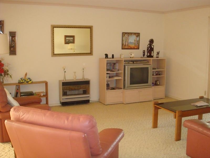 16 McKenzie Crescent, Gulfview Heights SA 5096