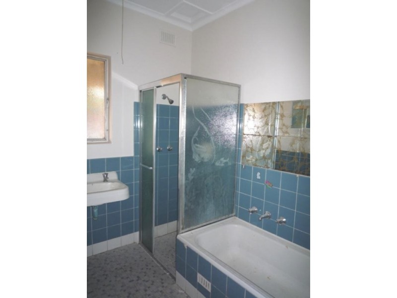 6 Philip Crescent, Valley View SA 5093