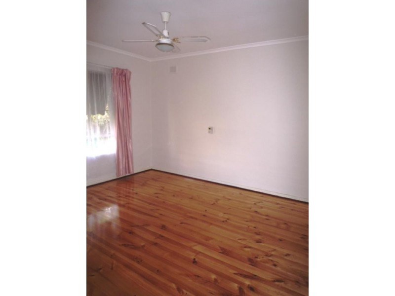 6 Philip Crescent, Valley View SA 5093