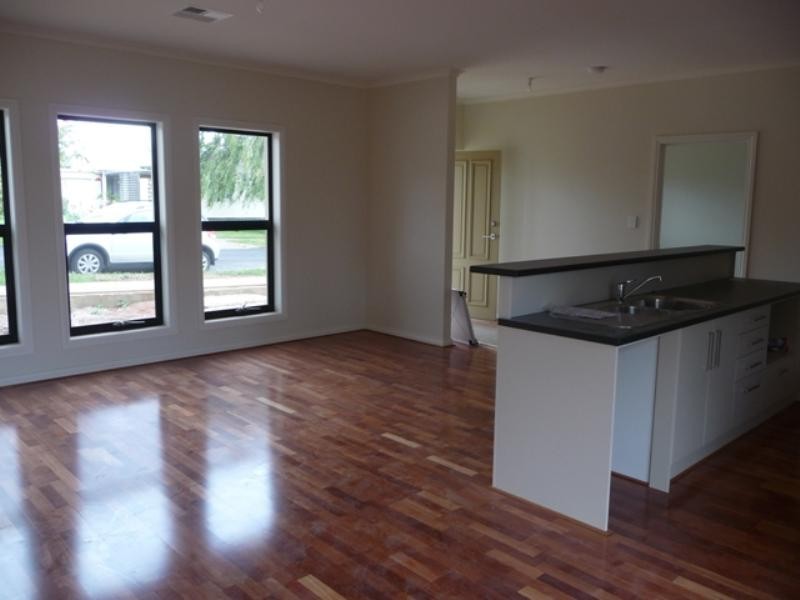 31 Blyth Street, Clearview SA 5085