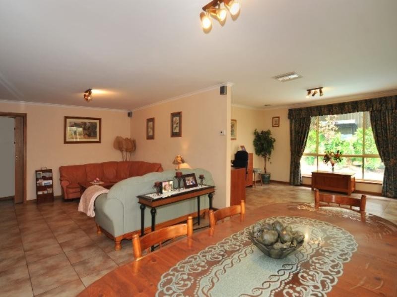 18 Bernacchi Court, Greenwith SA 5125