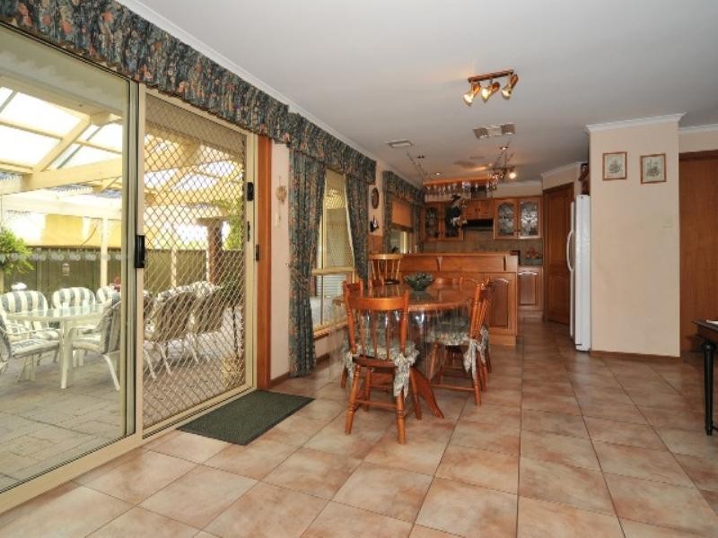 18 Bernacchi Court, Greenwith SA 5125