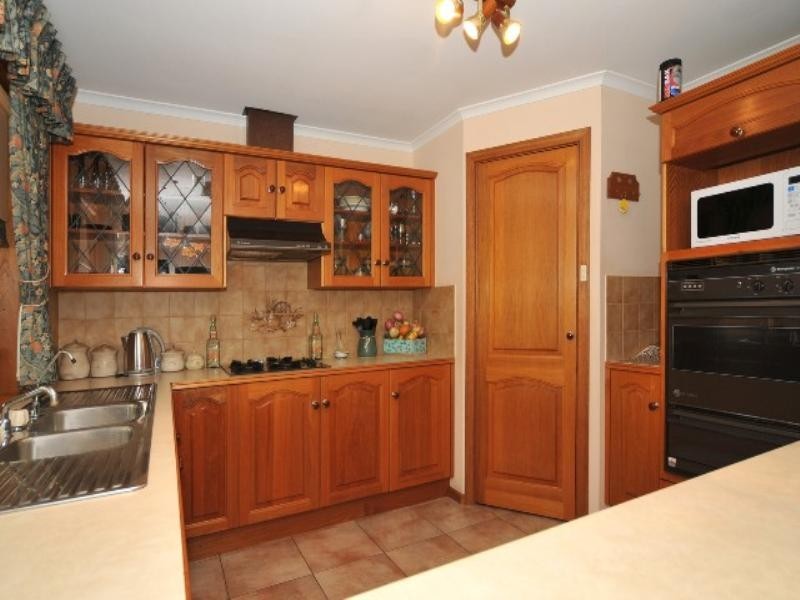 18 Bernacchi Court, Greenwith SA 5125