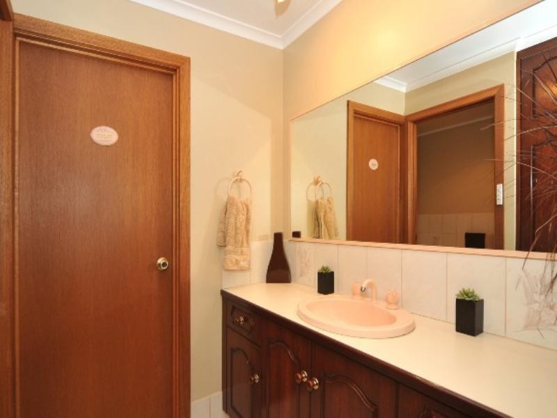 18 Bernacchi Court, Greenwith SA 5125