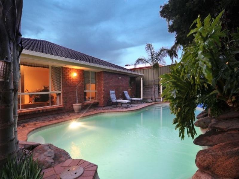 18 Bernacchi Court, Greenwith SA 5125