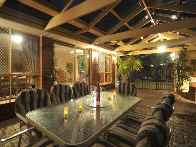 18 Bernacchi Court, Greenwith SA 5125