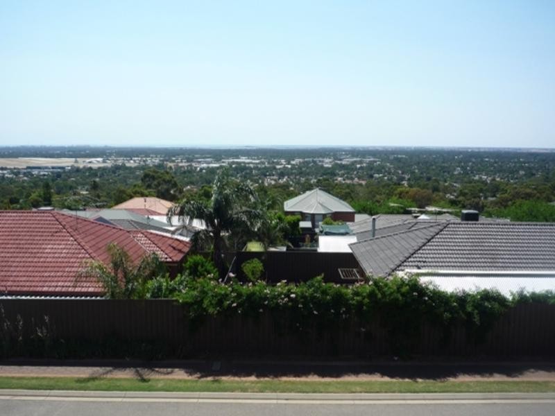 32 Swansea Circuit, Gulfview Heights SA 5096