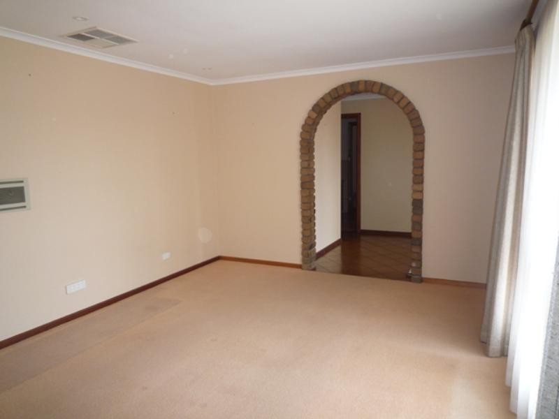 10 Baudin Avenue, Fairview Park SA 5126