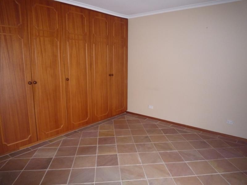 10 Baudin Avenue, Fairview Park SA 5126