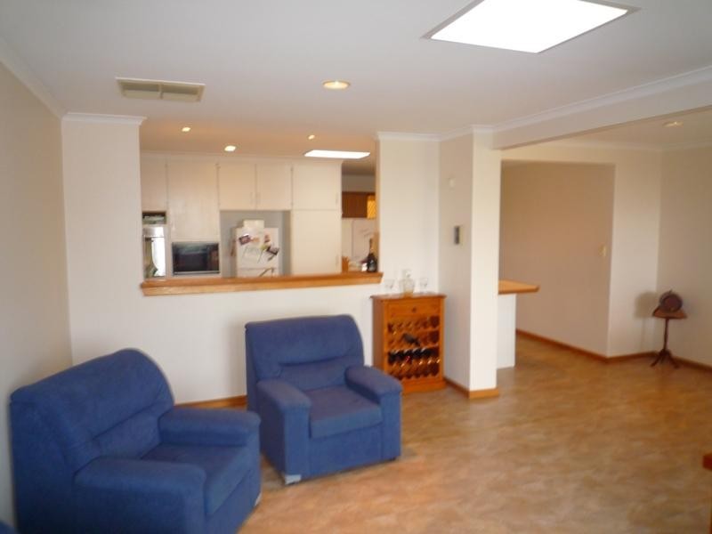 16 McKenzie Crescent, Gulfview Heights SA 5096