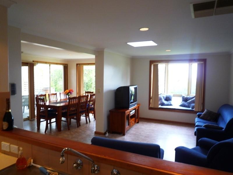 16 McKenzie Crescent, Gulfview Heights SA 5096