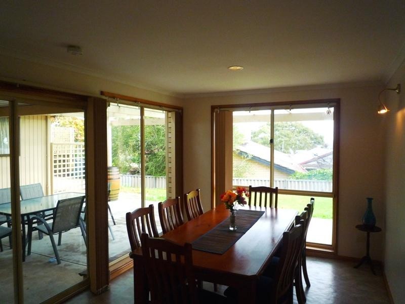 16 McKenzie Crescent, Gulfview Heights SA 5096