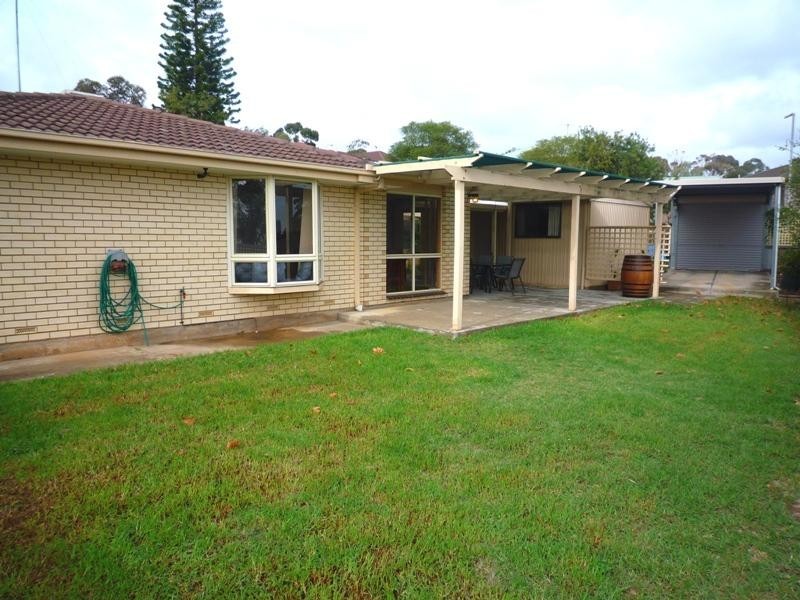 16 McKenzie Crescent, Gulfview Heights SA 5096