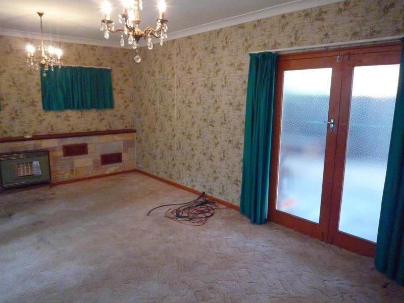 15 Phillips Avenue, Para Hills SA 5096