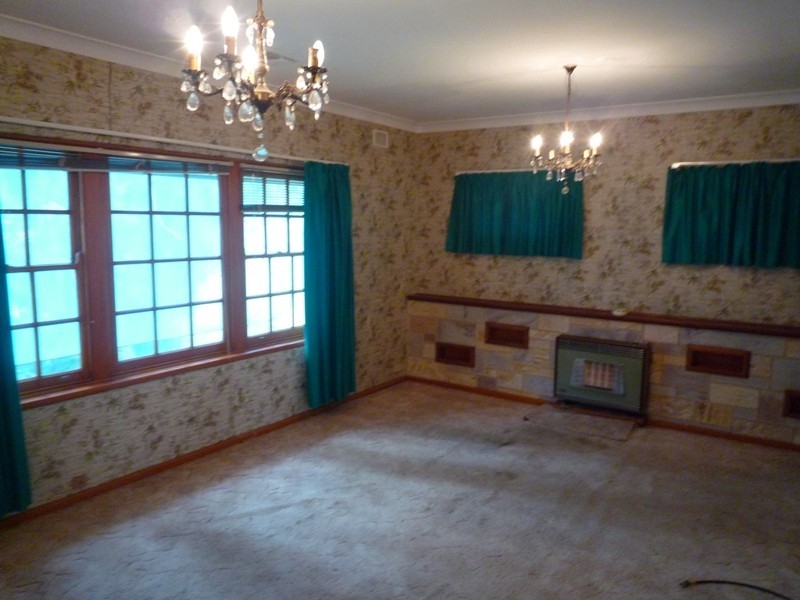 15 Phillips Avenue, Para Hills SA 5096