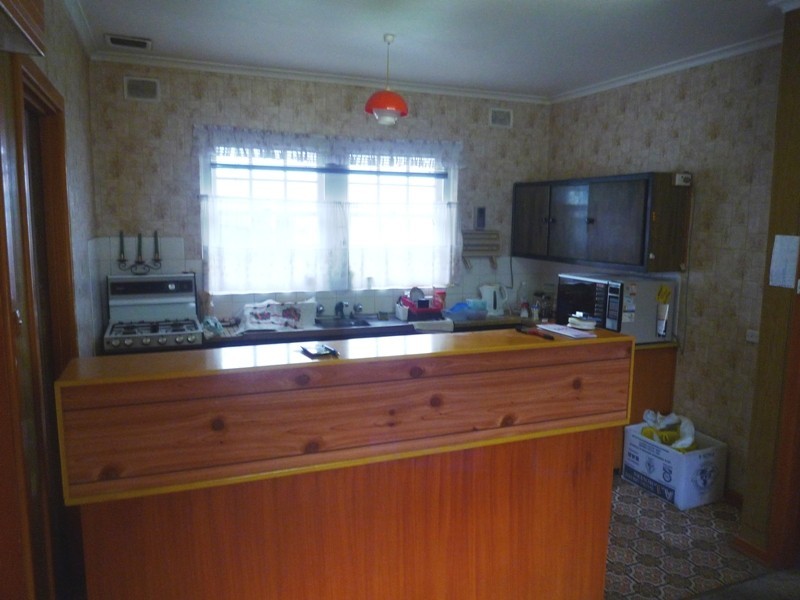 15 Phillips Avenue, Para Hills SA 5096