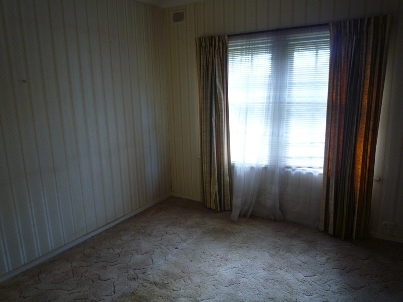 15 Phillips Avenue, Para Hills SA 5096