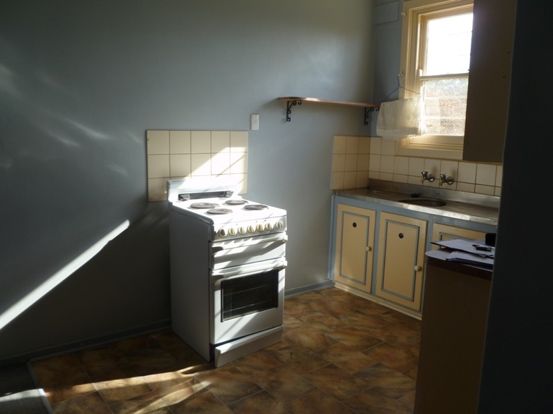 10 Sampson Road, Elizabeth Grove SA 5112