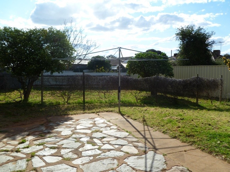 10 Sampson Road, Elizabeth Grove SA 5112