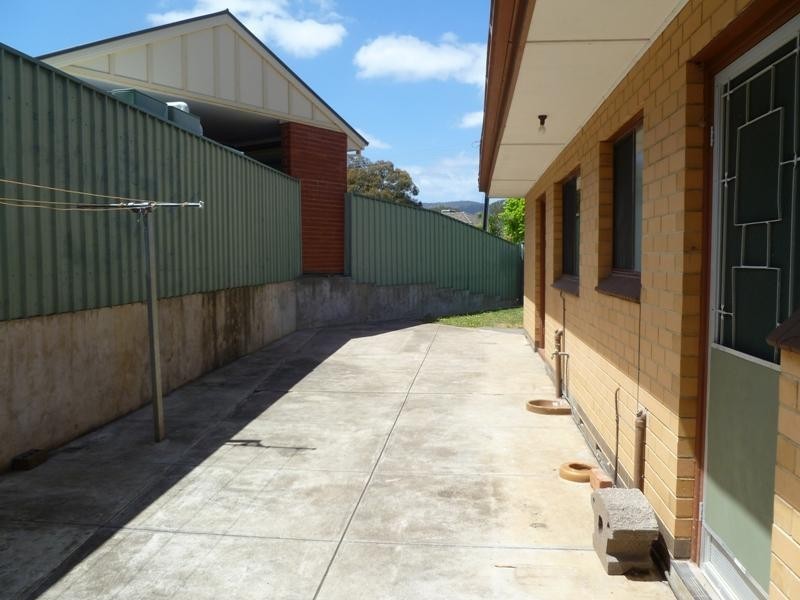 1 Kennington Road, Hope Valley SA 5090