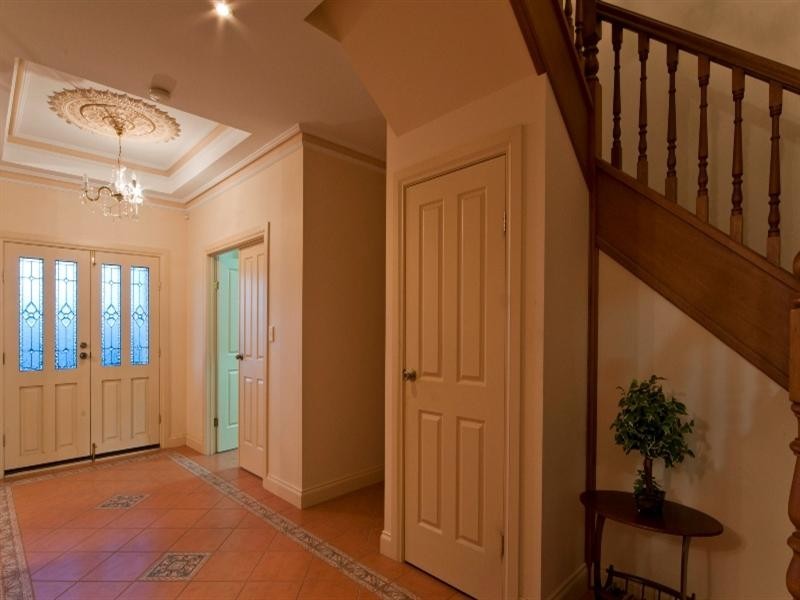 32 Swansea Circuit, Gulfview Heights SA 5096
