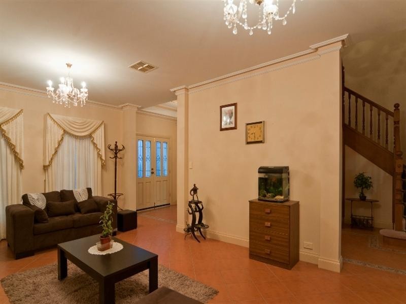 32 Swansea Circuit, Gulfview Heights SA 5096