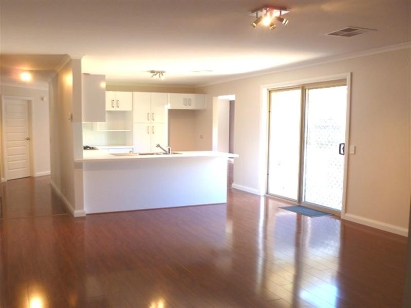 5 Hobart Court, Salisbury Heights SA 5109