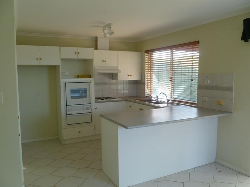 14 Lake Magenta Court, Greenwith SA 5125