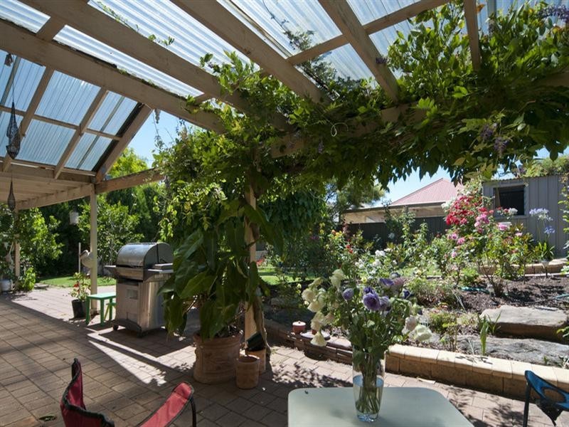 8 Bernacchi Court, Greenwith SA 5125