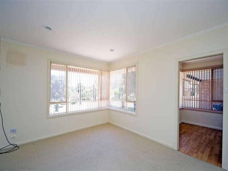 15 Lynore Road, Ridgehaven SA 5097