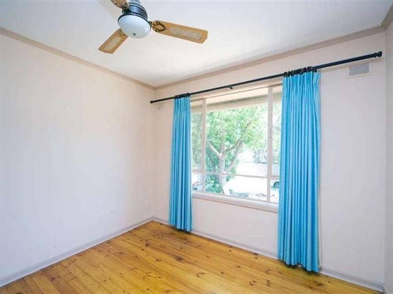 15 Lynore Road, Ridgehaven SA 5097