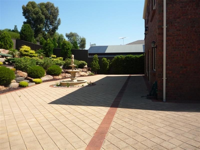 32 Swansea Circuit, Gulfview Heights SA 5096