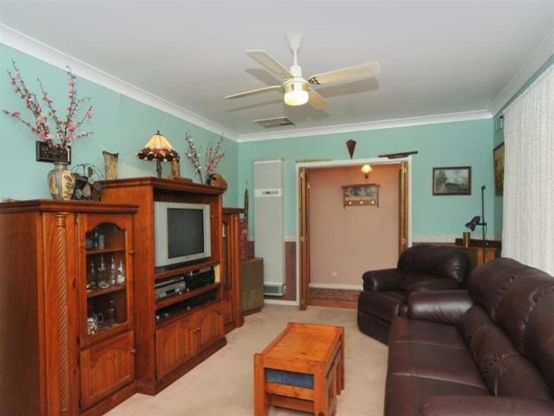 8 Cheltenham Crescent, Salisbury East SA 5109