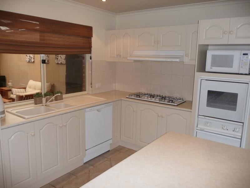 3 Lake Magenta Court, Greenwith SA 5125