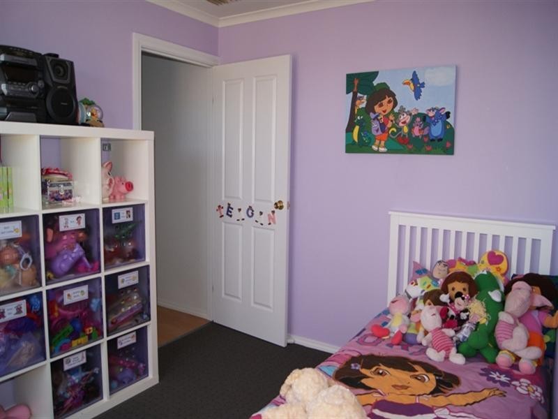 13 Lochleven Avenue, Greenwith SA 5125