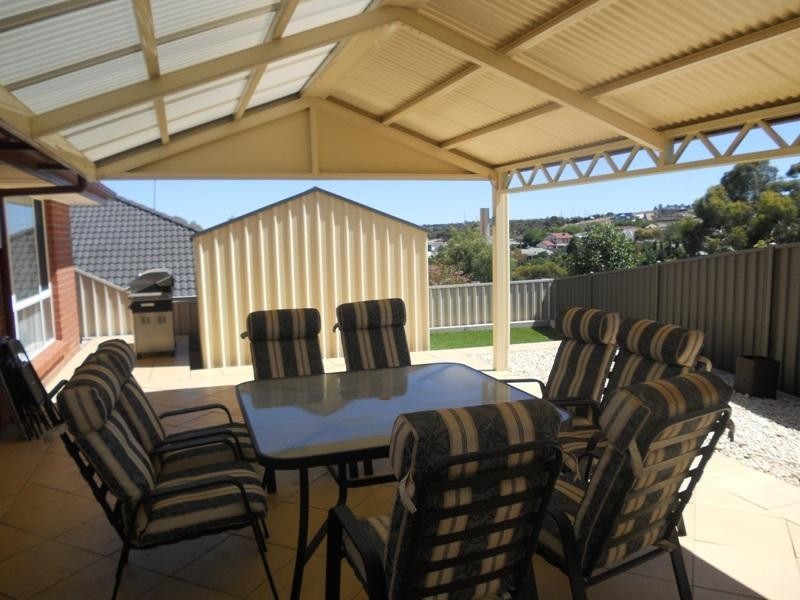 13 Lochleven Avenue, Greenwith SA 5125